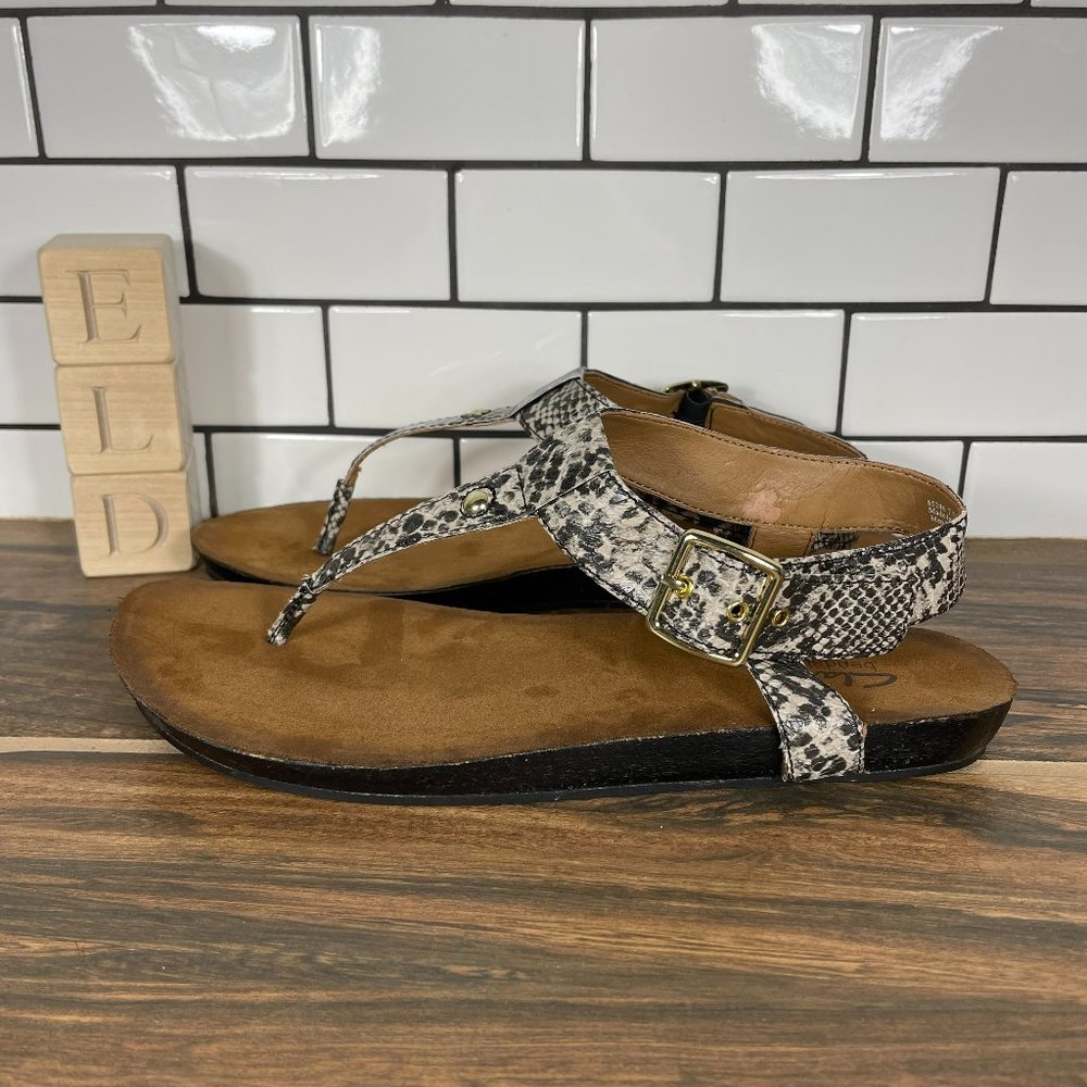 Clarks Bendables Women's Size 7.5 Shoes Snake Print T-Strap Thong Sandals